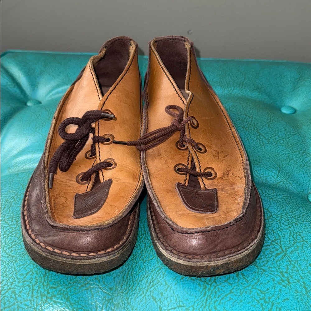 Vintage Ireland 70/80s two tone tan brown leather Clark lace up moccasin men 7.5